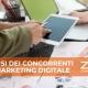 Due persone analizzano dati su un tablet